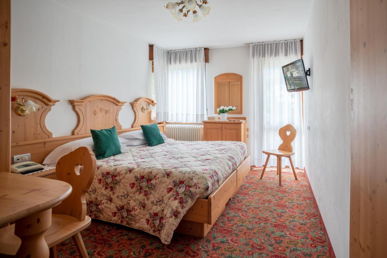 Hotel Europa Сан-Мартино-ди-Кастроцца Экстерьер фото