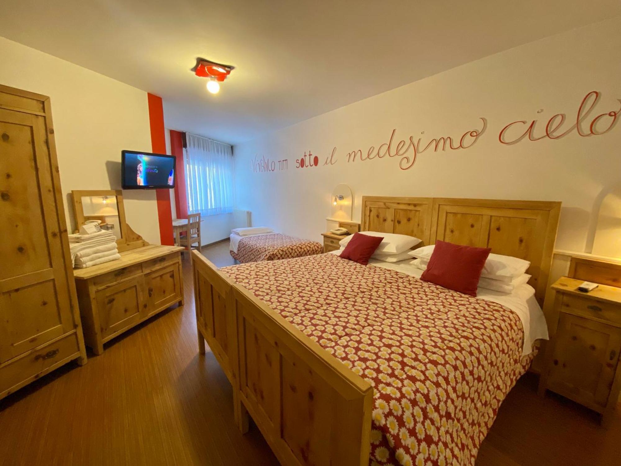 Hotel Europa Сан-Мартино-ди-Кастроцца Экстерьер фото