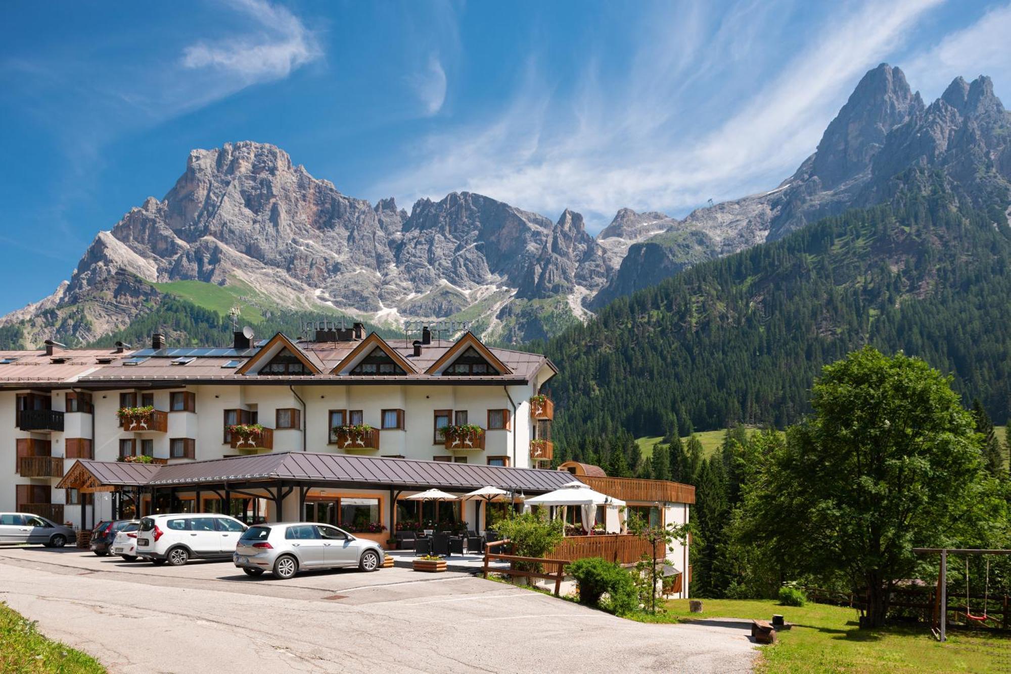 Hotel Europa Сан-Мартино-ди-Кастроцца Экстерьер фото
