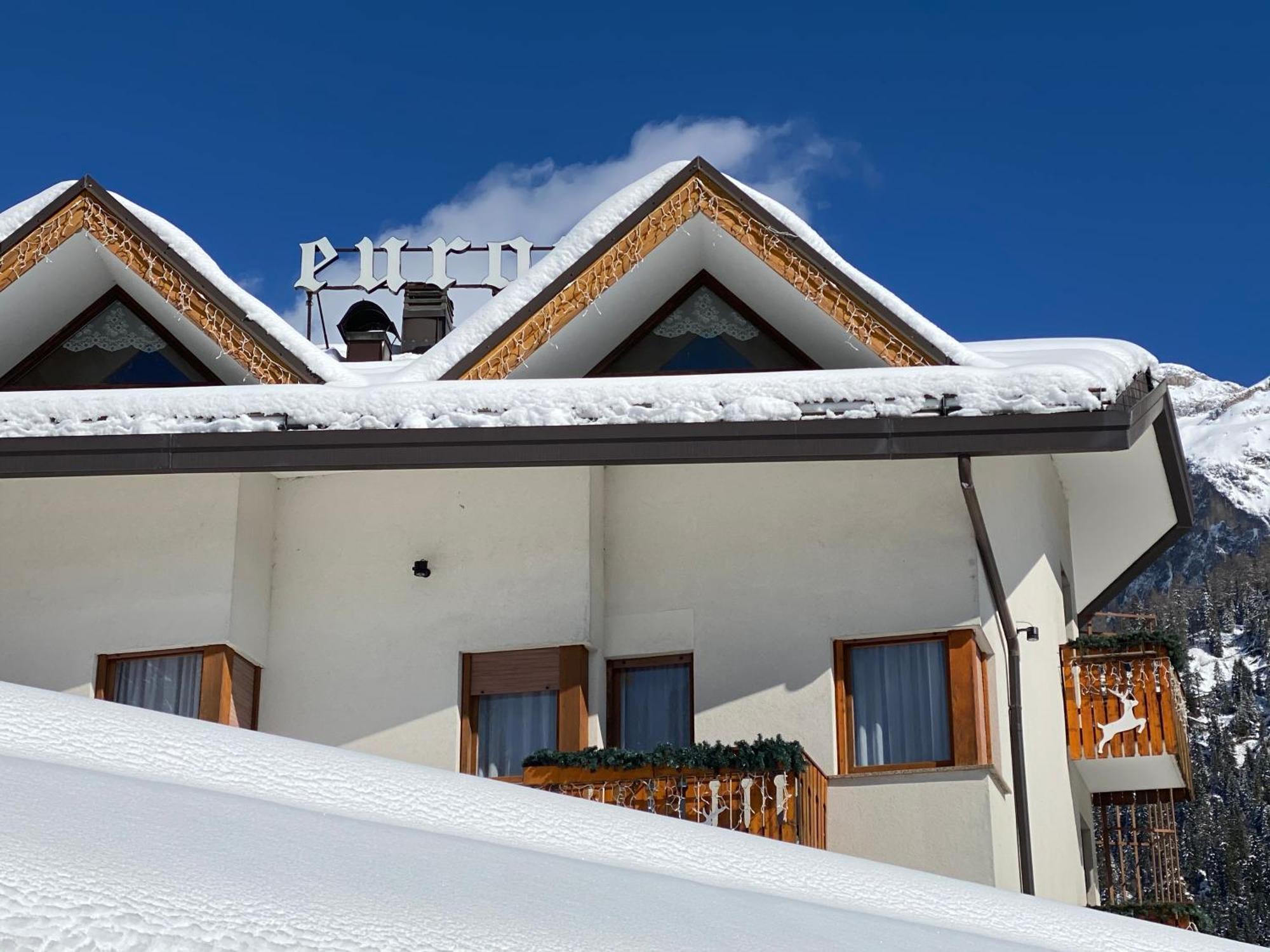 Hotel Europa Сан-Мартино-ди-Кастроцца Экстерьер фото