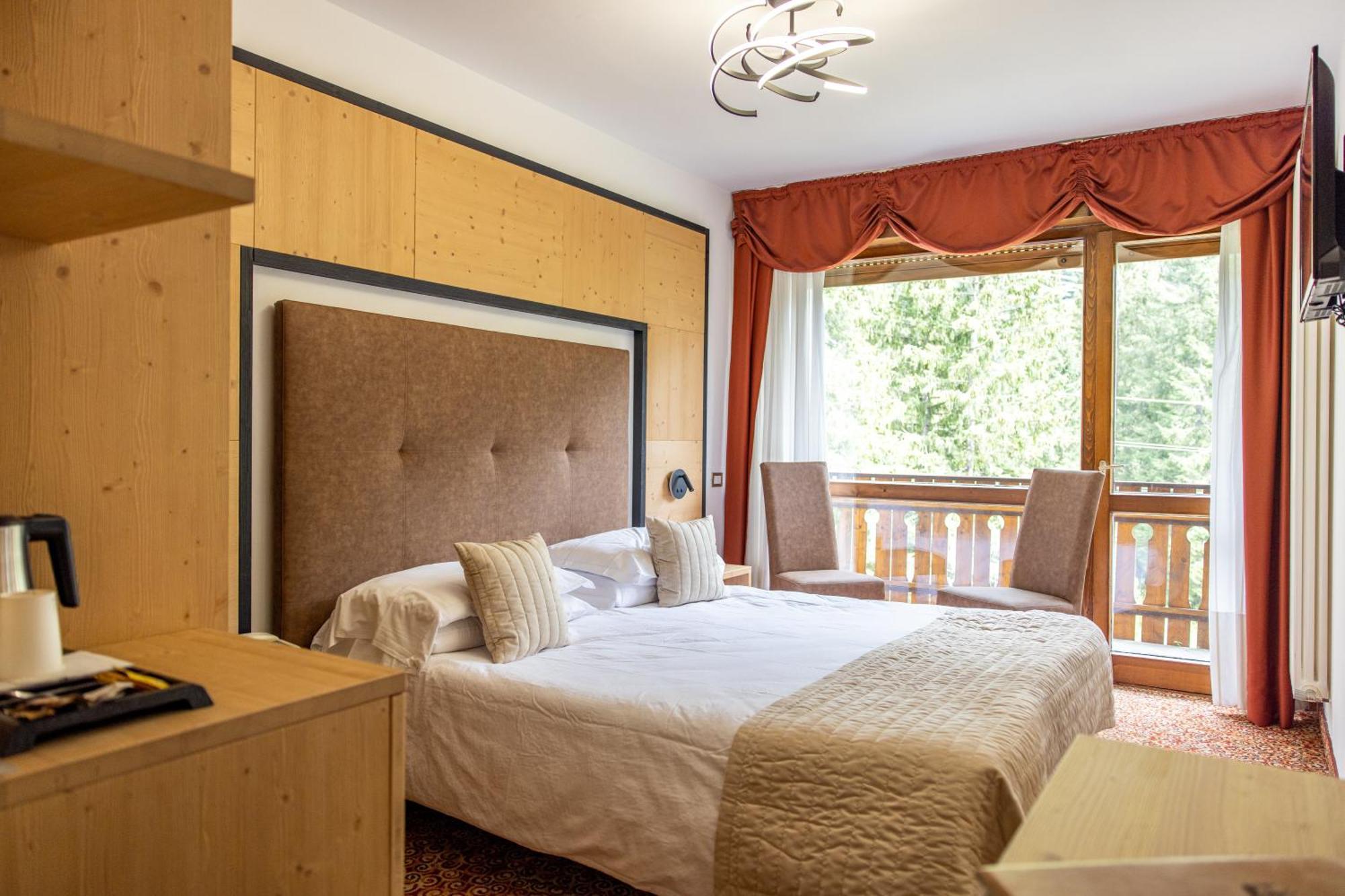 Hotel Europa Сан-Мартино-ди-Кастроцца Экстерьер фото