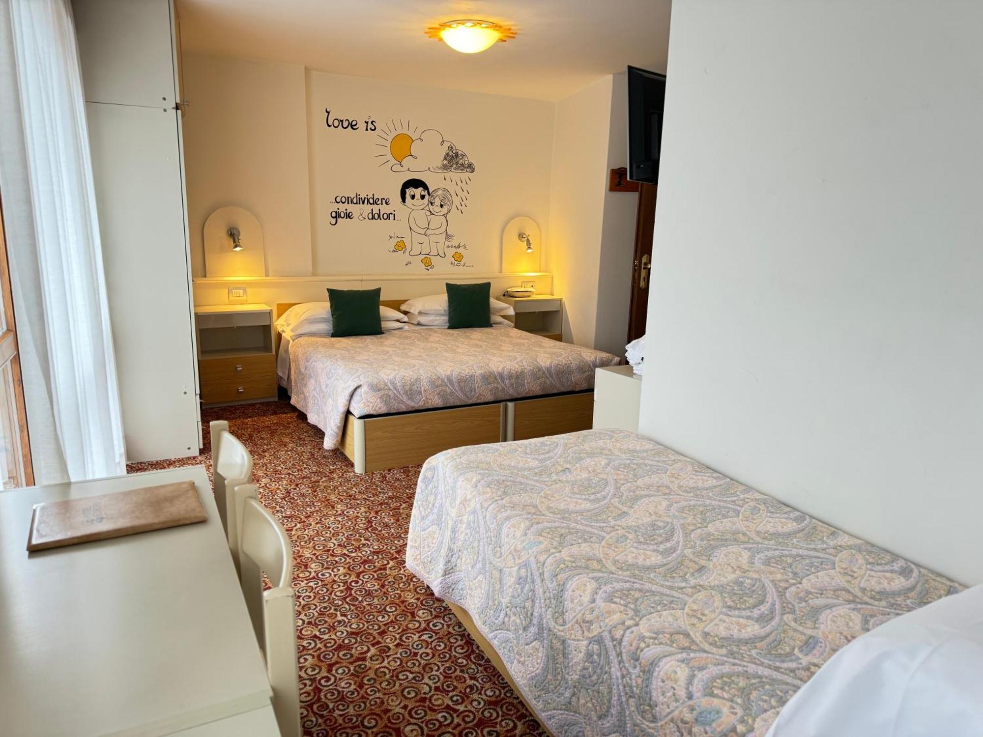 Hotel Europa Сан-Мартино-ди-Кастроцца Номер фото