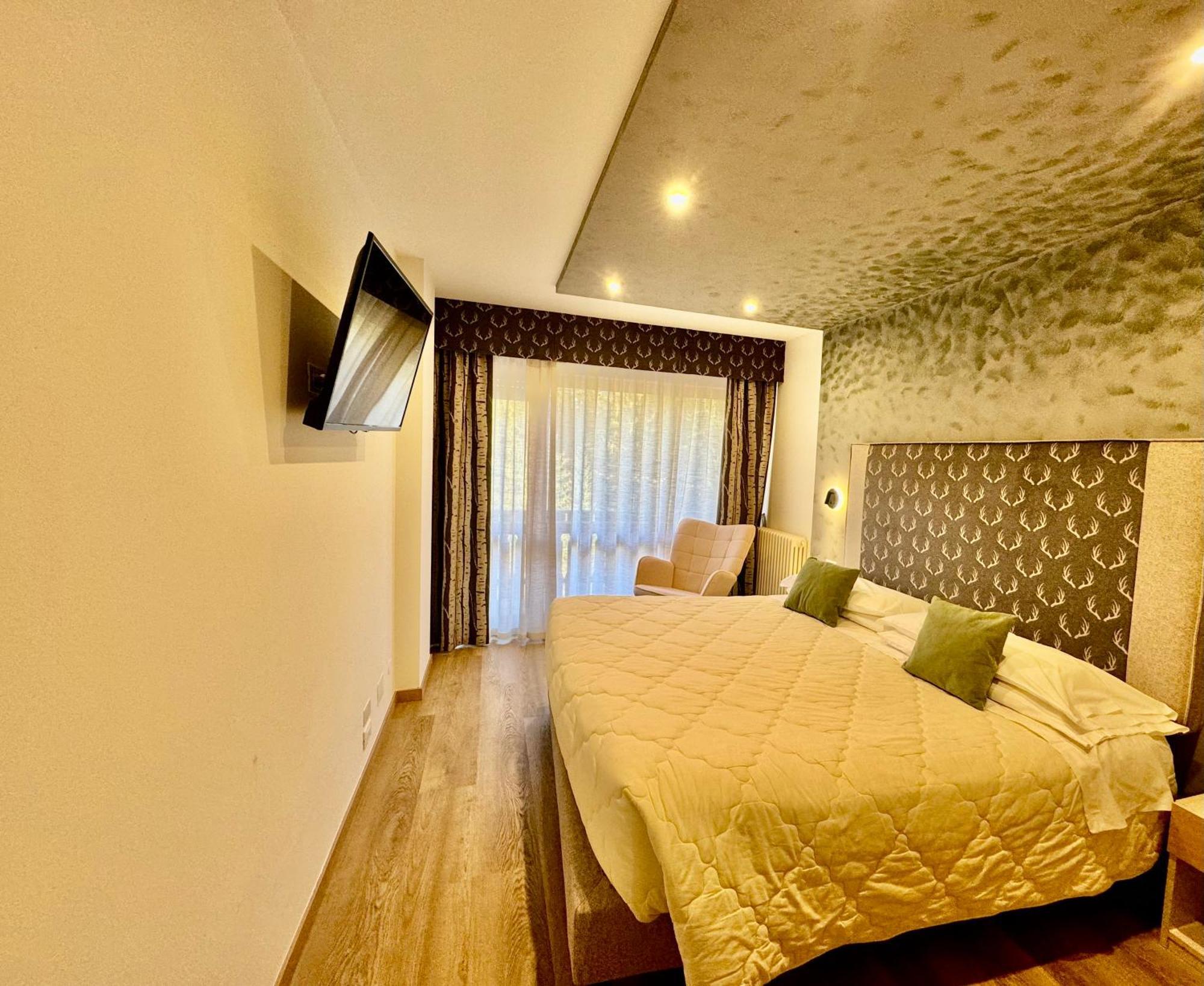Hotel Europa Сан-Мартино-ди-Кастроцца Экстерьер фото