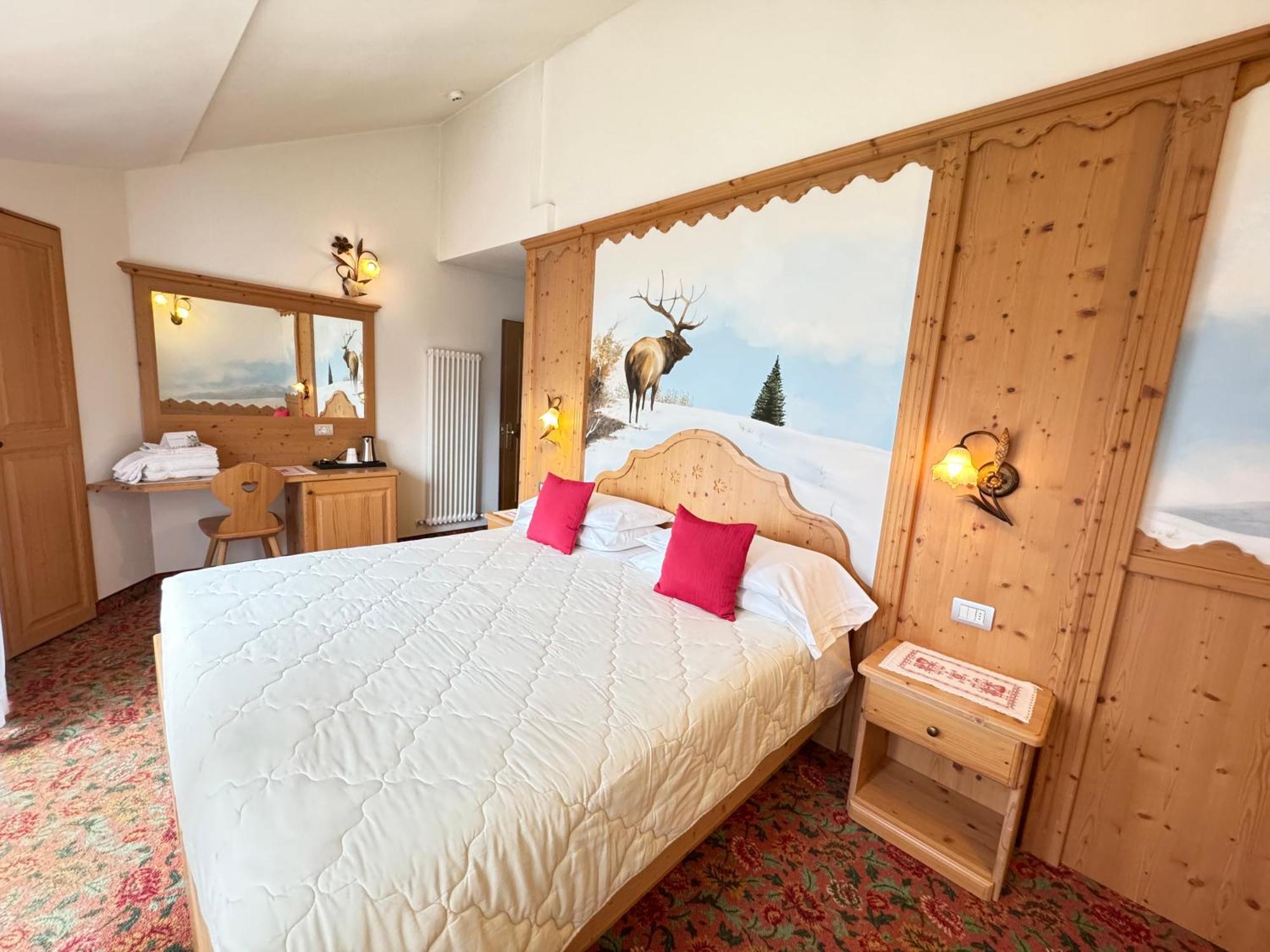 Hotel Europa Сан-Мартино-ди-Кастроцца Экстерьер фото
