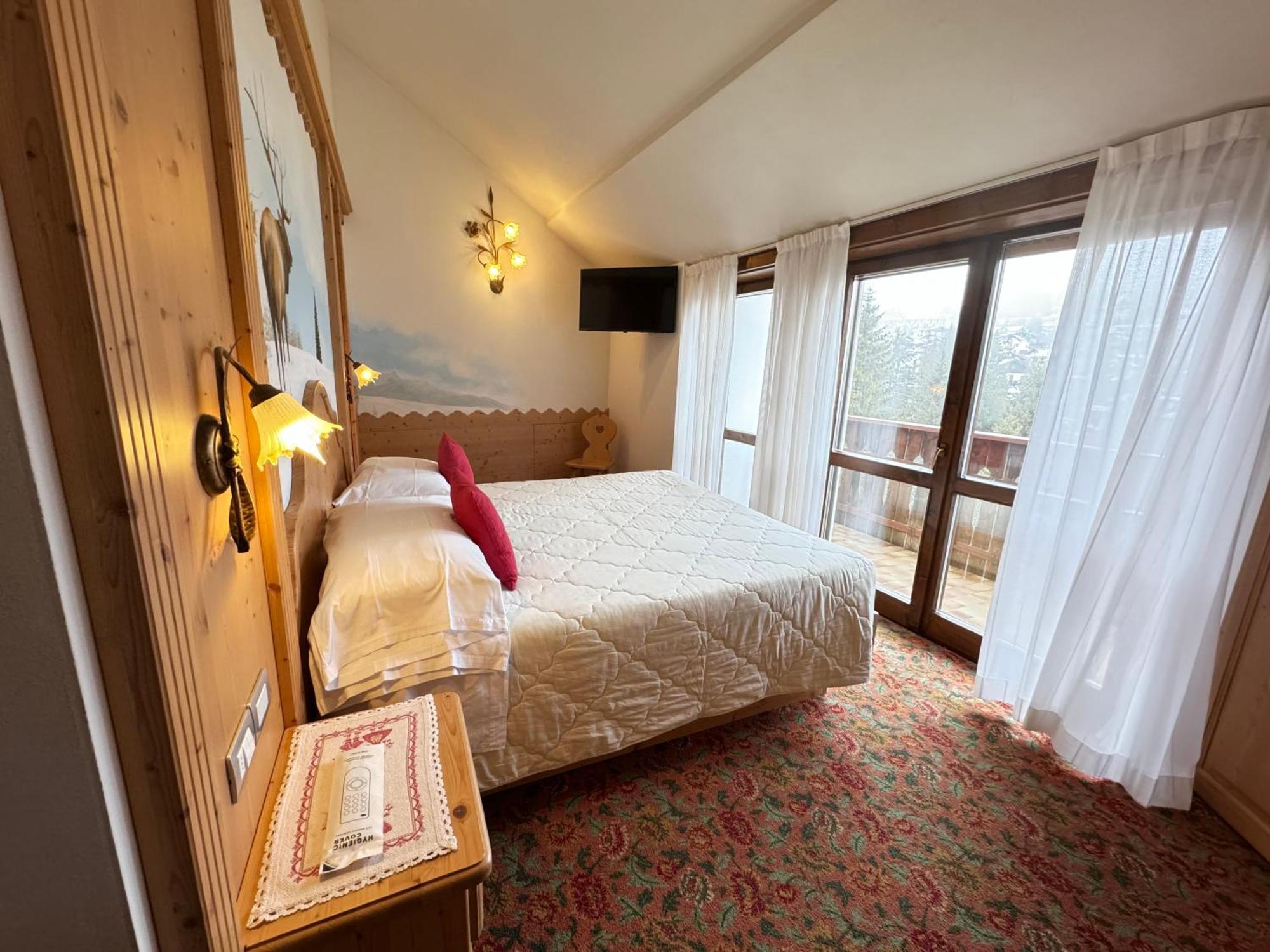 Hotel Europa Сан-Мартино-ди-Кастроцца Номер фото