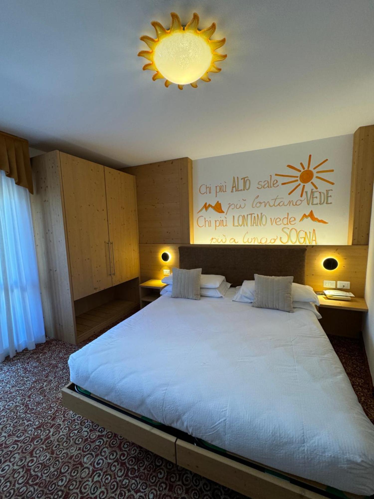 Hotel Europa Сан-Мартино-ди-Кастроцца Экстерьер фото
