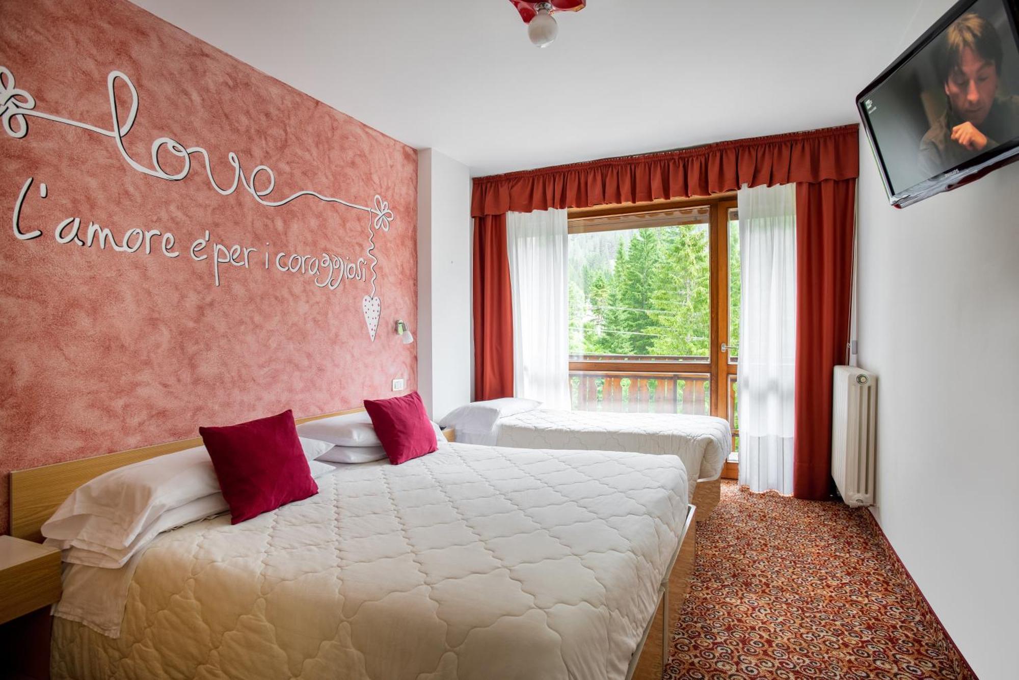 Hotel Europa Сан-Мартино-ди-Кастроцца Экстерьер фото